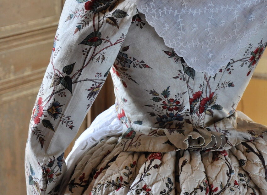 Museum Für Trachten Und Schmuck Der Provence