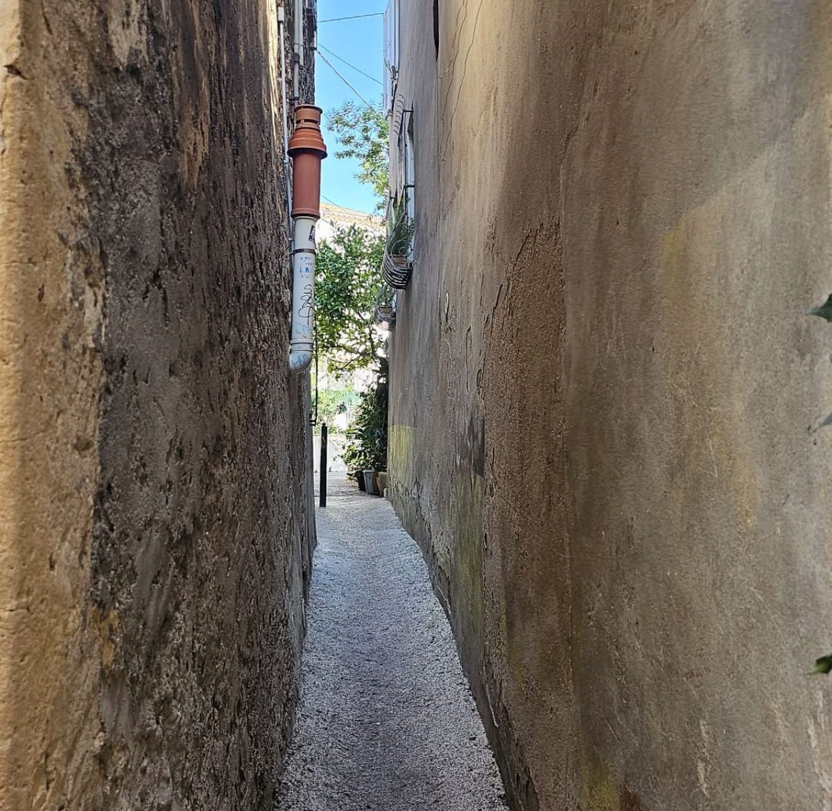 La plus petite rue du Cannet