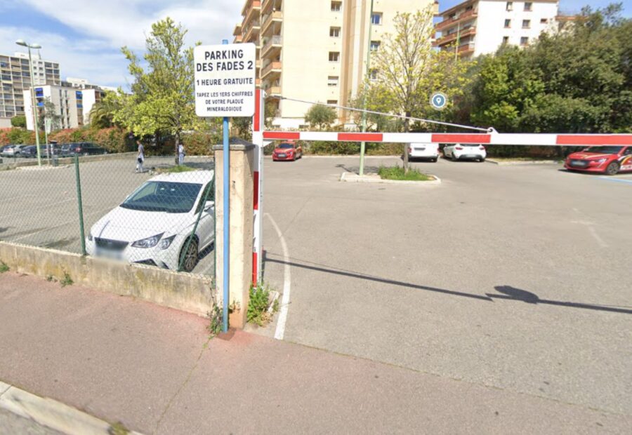 Parking les Fades