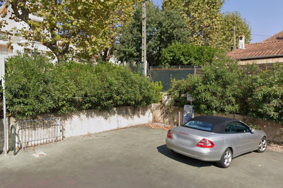 Electric vehicle charging station_Le Cannet