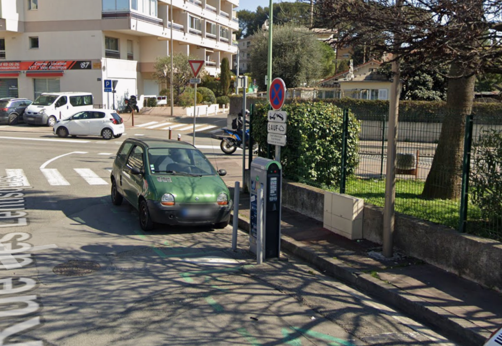 Borne de recharge véhicules électriques Parking Les Lentisques_Le Cannet